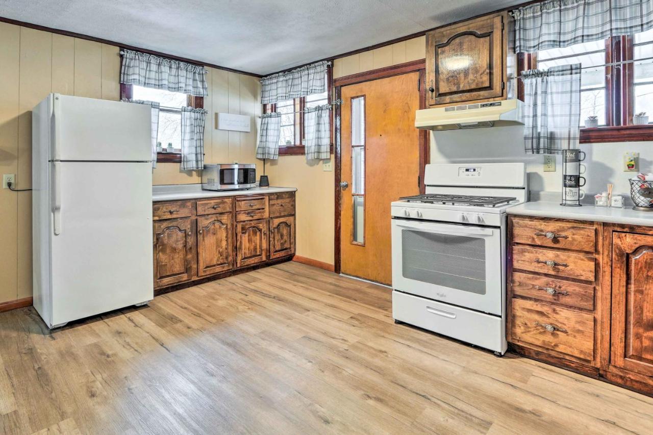 Hilltop Home With Grill, In Wayne Natl Forest ローガン エクステリア 写真