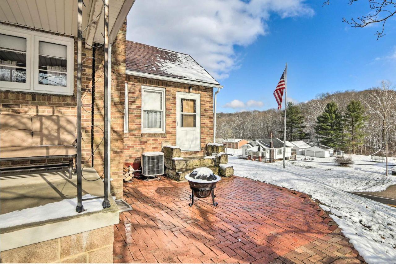 Hilltop Home With Grill, In Wayne Natl Forest ローガン エクステリア 写真